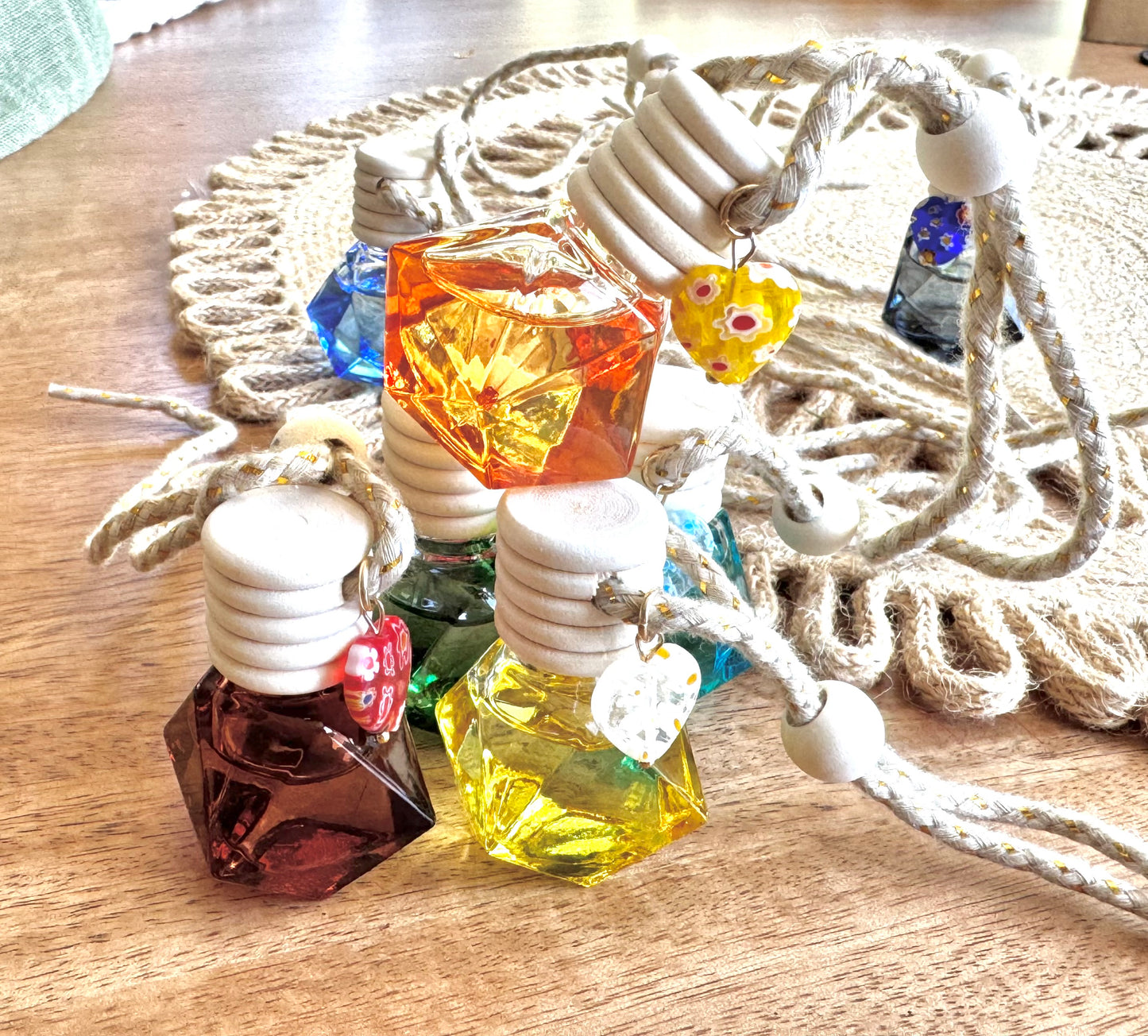 Dahlia Petals & Sandalwood Car diffuser